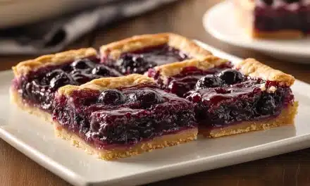 Blackberry Pie Bars Recipe: Summer’s Most Irresistible Dessert!