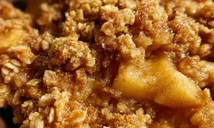 Crock Pot Apple Crisp: A Comforting and Easy Dessert