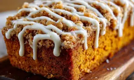 Pumpkin Bread With Streusel Topping – A Cozy Autumn Delight