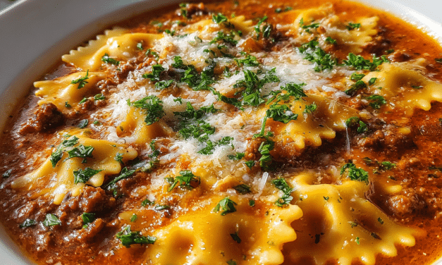 Lasagna Soup: A Comforting Family-Style Classic