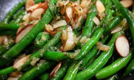 Classic Thanksgiving Green Beans: A Timeless Family-Style Side Dish
