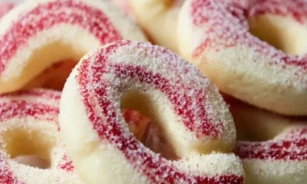 Candy Cane Cookie – The Ultimate Holiday Baking Treat
