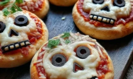 Incredible Mini Skull Pizzas Halloween – Ready in 30 Minutes!
