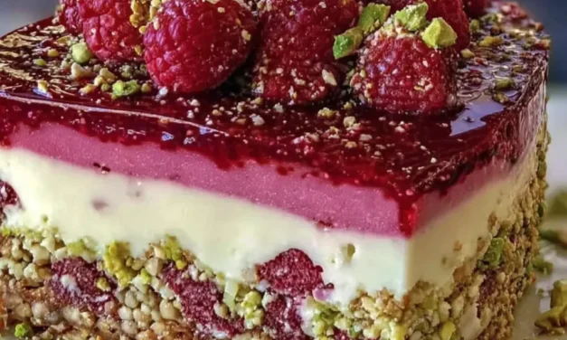 Pistachio Raspberry Crunch Cheesecake – A Magical Dessert Experience