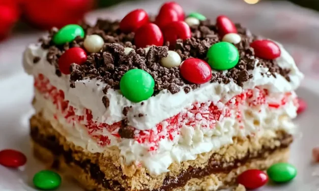 Christmas Cookie Lasagna: An Unforgettable Holiday Dessert