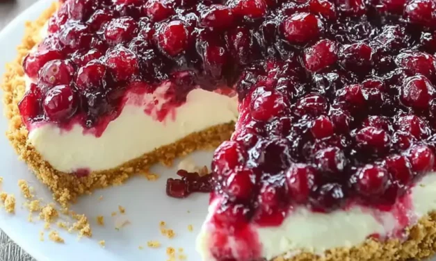 Cranberry Cheesecake Pie: A Mouthwatering Holiday Delight