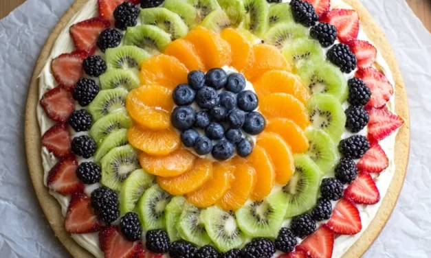 Fruit Pizza with Sugar Cookie Crust – A Delightful Treat