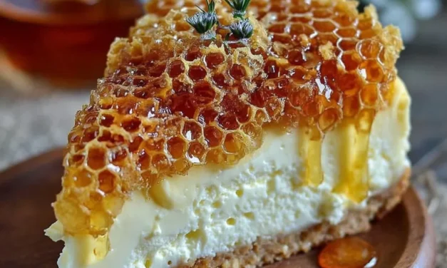 Lemon Lavender Cheesecake Topped with Honeycomb – A Delightful Dessert