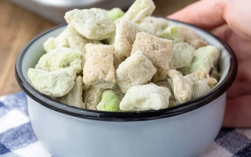 Pistachio Puppy Chow: A Delightful Treat Ready in 10 Minutes