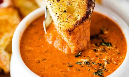 Roasted Tomato Basil Soup – A Deliciously Simple Classic