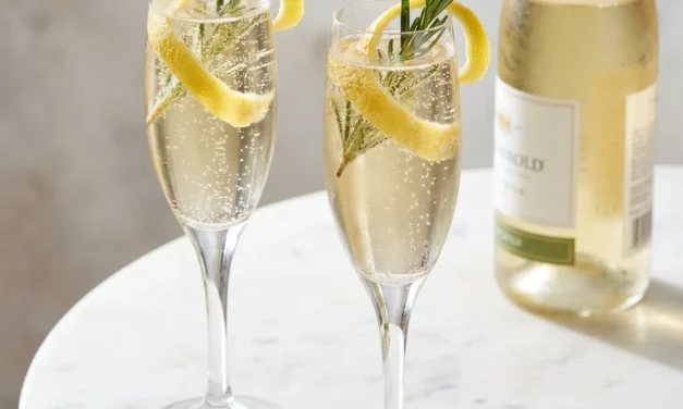 Lemon-Wine Spritzers: A Refreshing Drink for Any Occasion