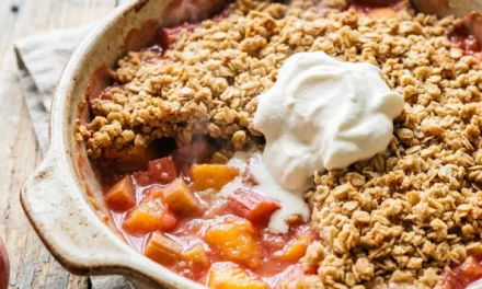 Peach Rhubarb Cobbler: A Delicious Summer Dessert Delight