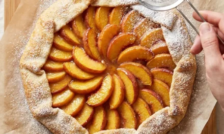 Rustic Peach Galette: A Deliciously Simple Summer Treat